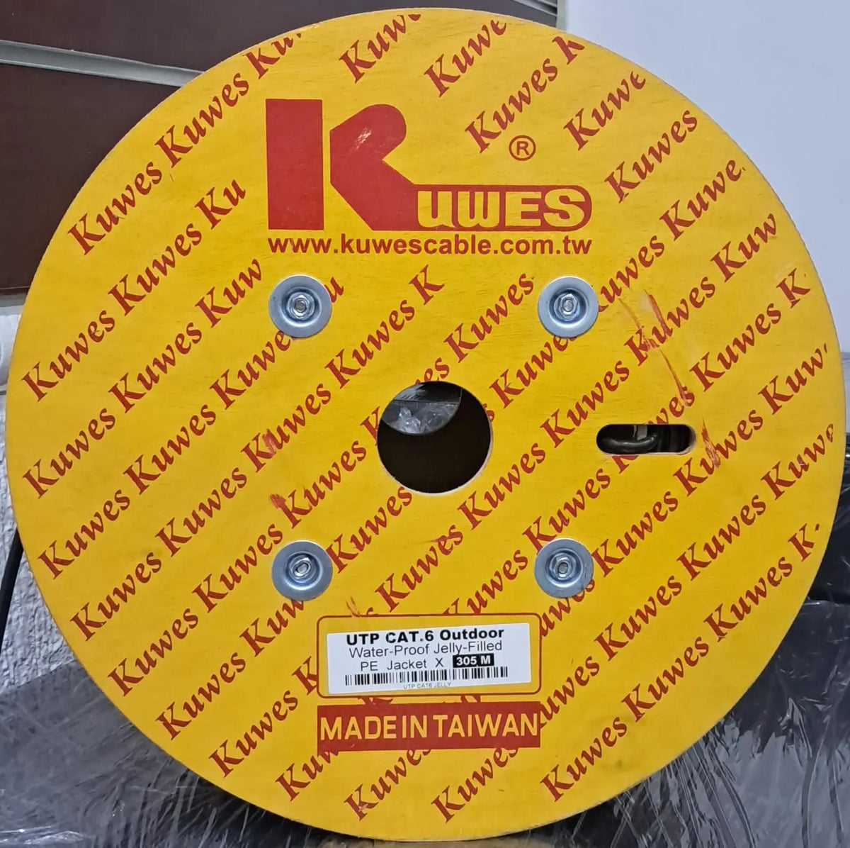 كيبل كات 6 خارجي مملوء بالجل من KUWES بطول 305 متر